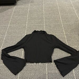 Majorelle black crop top w wide sleeves